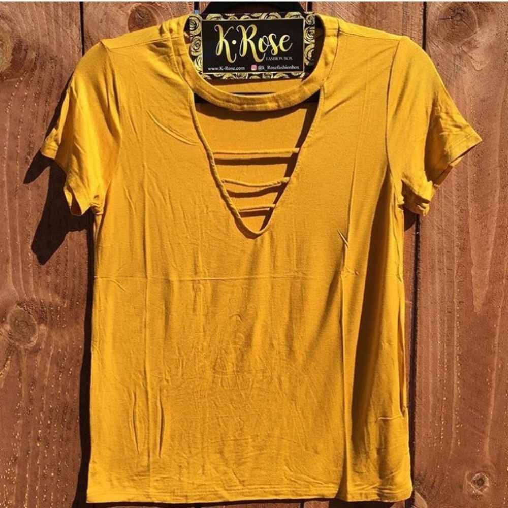 🌟NEW🌟 yellow mustard top🌻